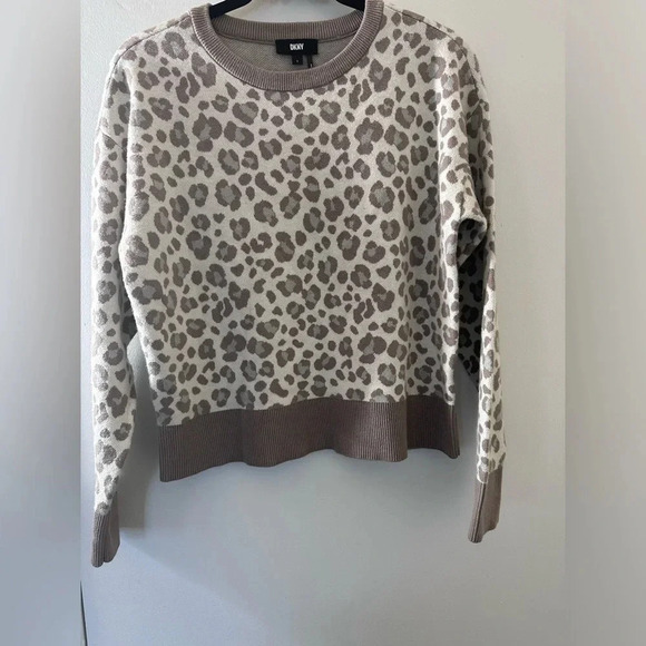 DKNY Leopard print crew neck sweater size S - Picture 2 of 10